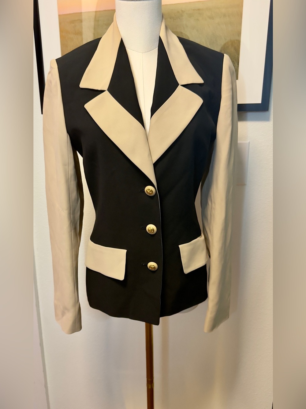 Authentic Vintage CELINE
Paris Colorblock Blazer Gold
Triomphe Buttons 36
